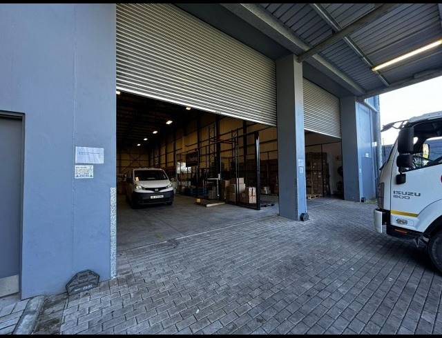 1,190M² WAREHOUSE TO LET IN BEACONVALE
